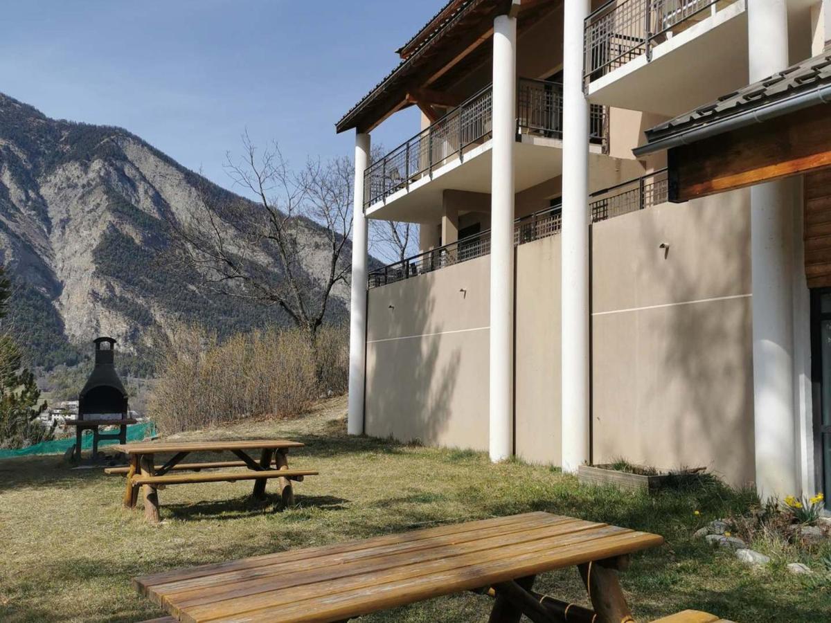 Studio 4 Personnes Avec Piscine Et Sauna - Residence Chateau Des Magnans - Jausiers - Fr-1-165B-45 Exterior photo